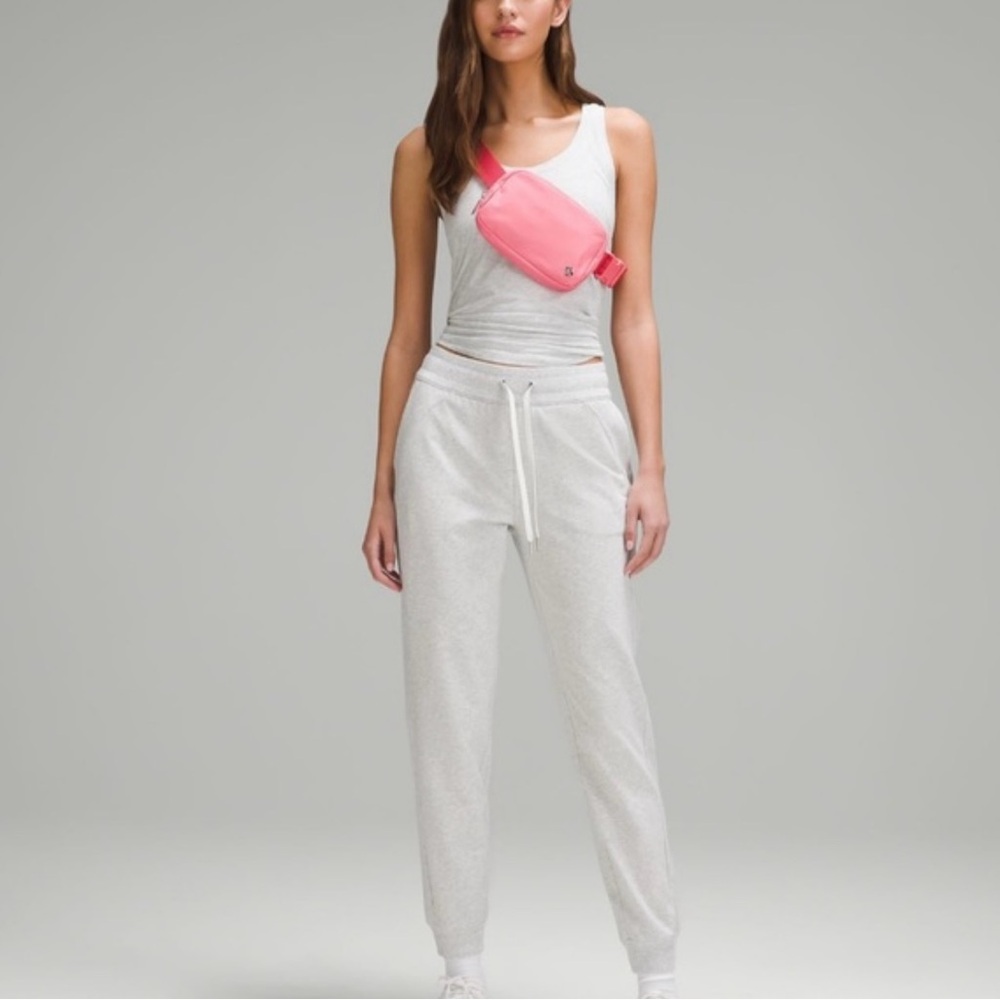 NWT Lululemon Bubblegum Pink Everywhere Belt Bag 1L